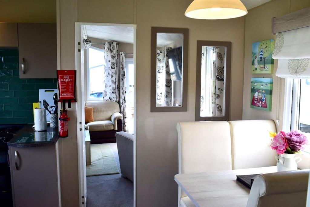 Cosy & Modern Private Seaview Caravan North Seaton Exterior photo